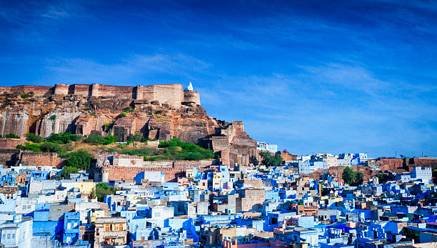 Day 4: Jodhpur Sightseeing – Drive to Jaisalmer (Approx. 280 km / 5–6 hrs) Day 4: Jodhpur Sightseeing – Drive to Jaisalmer (Approx. 280 km / 5–6 hrs)