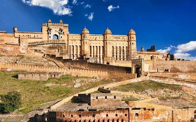 Day 2: Jaipur City Tour – Palaces & Heritage Day 2: Jaipur City Tour – Palaces & Heritage