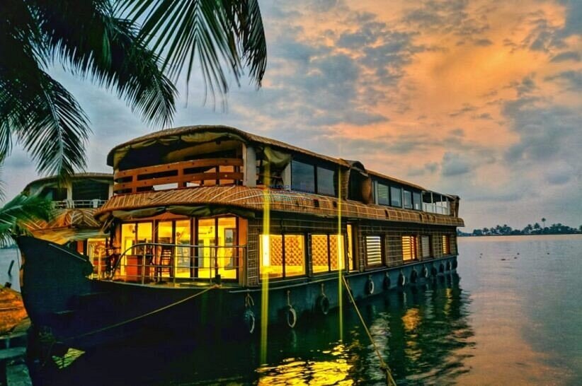 ay 4: Thekkady to Alleppey – Houseboat or Backwater Stay ay 4: Thekkady to Alleppey – Houseboat or Backwater Stay